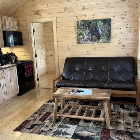 Cozy Log Cabin w/ Loft #13. Minutes from Seven Springs and Hidden Valley!