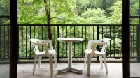 Shirataki Hotel - parking