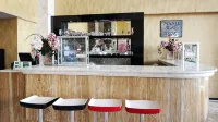Travellers Hotel Phinisi - bar