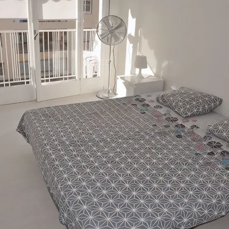 Beautiful for 4 people, town centre, 100 m from the beaches, near the shops