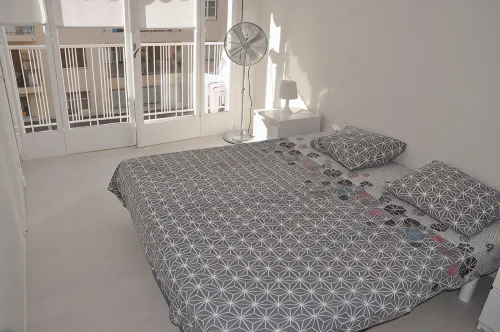 Beautiful for 4 people, town centre, 100 m from the beaches, near the shops