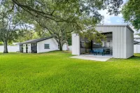 Luxury Villa with Heated Saltwater Pool & Spa, Mini Golf, BBQ, 5 Mins to Beach -  Casas de vacaciones