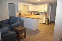 Remodeled apartment one minute to Fort Novosel gate.  Short or Long-term stays! - 무료 와이파이