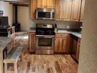 Escape to Nature: Charming 3-Bedroom Cabin near Trinity Lake Hotels in Trinity County