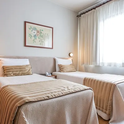Astron St Moritz by Nobile Hotel dekat Santuário Nossa Senhora Aparecida