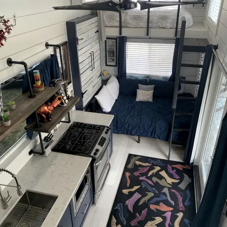 Clermont Tiny Home: Main Floor Queen, Lofts & No Pet Fees
