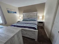 Romantic Summer Getaway for Two!! Easy Walk-in 1Bd 1BA Condo... No Steps!!!