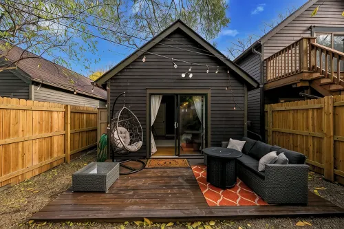Lux Ohio City Gem - Bungalows