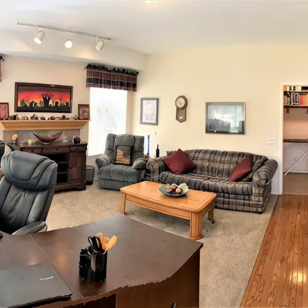 Five Star Private 4 Bedroom Home in South Anchorage. with Boat Availability