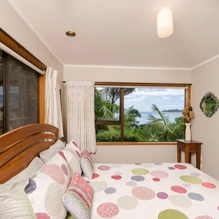 Stunning sea views-private-fully equipped-spotless
