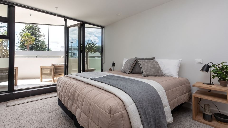 Designer Seaview Chic accommodation for the discerning traveler