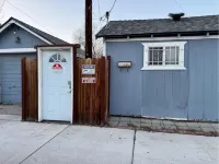 Welcome to the Tiny House. - Bungalows