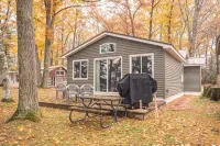 Cozy Lake Front Cottage, Escape with Amenities - 3-Sterne