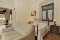 Phaedra Hotel