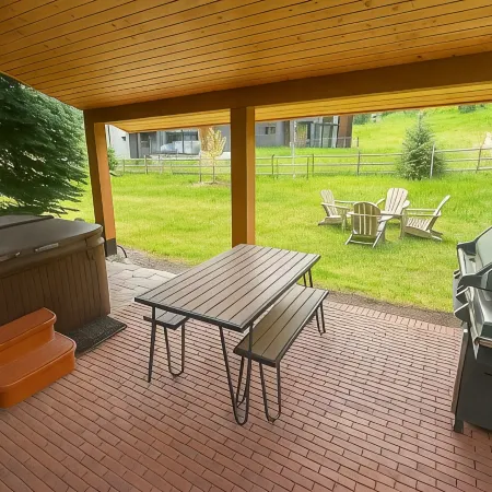 Spacious & Cozy House Big Sky Meadows w/ Hot Tub!  Perfect for Family Getaway