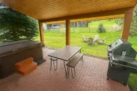 Spacious & Cozy House Big Sky Meadows w/ Hot Tub!  Perfect for Family Getaway - 4-Star
