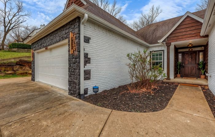 The Woodbriar, close to Hard Rock Casino, downtown Tulsa/BOK + patio w/fire pit