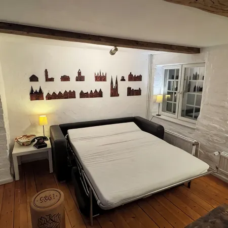 Beautiful Vacation Home with Garden in the Old Town and Private Parking Space