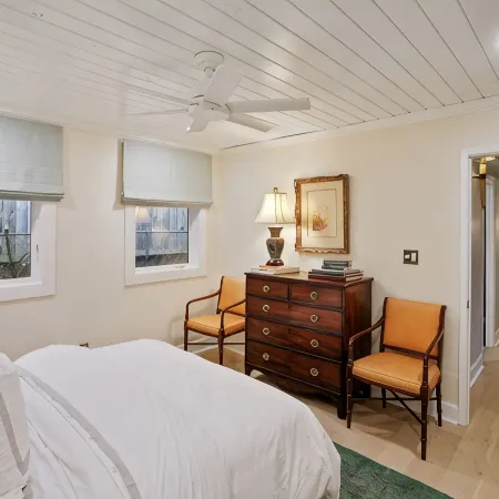 Le Hibou Blanc (B) - Fairhope: Laid-back Sophistication