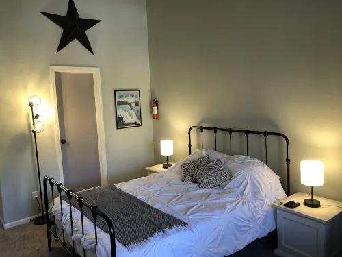 Quiet Townhome Between Canandaigua and Naples in the Finger Lakes - 2-Star