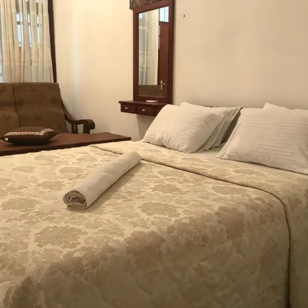 Atozee Airport Villa