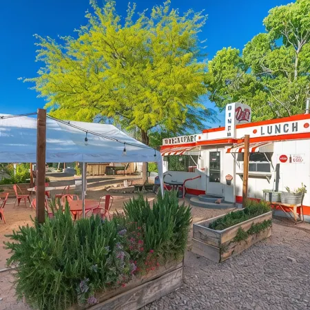 Casa de Oro – Luxe Comfort in the Heart of Old Bisbee Private Yard & EV Charger!