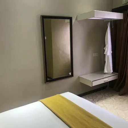 Luxlusive Guest House