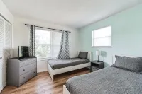 Sandy Feet Retreat - Minutes to Sanibel - Pool - Fast WiFi - Free Parking - Swimmingpools