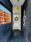 Downtown Condo Steps to Main Street - 4 stelle