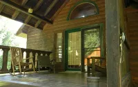 Country Cabin within minutes of the New River Gorge National Park & Preserve. - Chalets