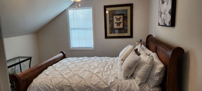 8. Beautiful secluded creek front lodge sleeps 19 Hotels in Marshall County