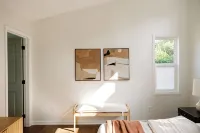 The Sundrop House: Chic Getaway minutes from everything - 홈스테이