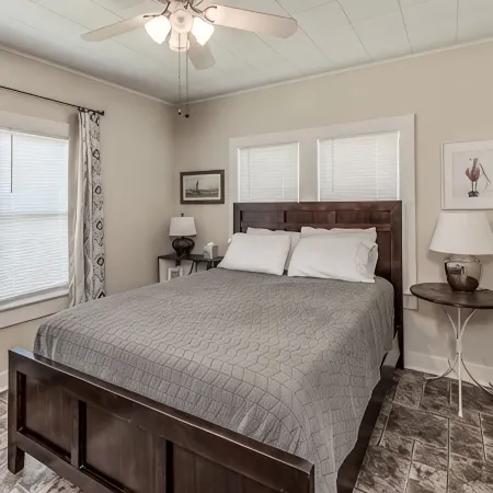 Charming House 1/2 Block from Bay Hotels in Fulton
