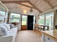 Small One Bedroom Private Cottage on Large Quiet Property. - 4-Star