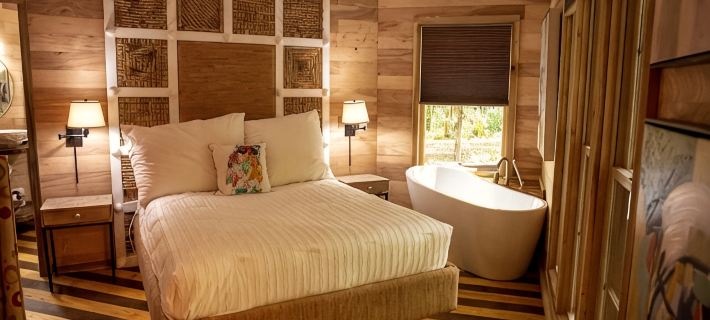 Honeymoon Loft Cabin - Soaking Tub & Fireplace - Walk to Mentone Hotels in DeKalb County