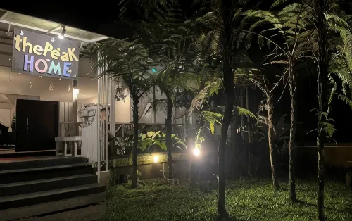 The Peak Home - parking