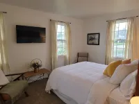 Grace Cottage - Black Hills home, centrally located in Legendary Sturgis! - WiFi