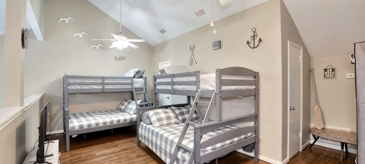 WaterFront Condo in upscale neighborhood of April Sound “Our Happy Place” Hotels in Conroe