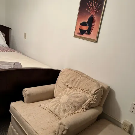 Two Bedroom Basement Only Home Near Uga - with Newly Renovated Floors!!
