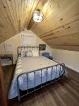 The Lonesome Dove Lake Cabin - Chalets