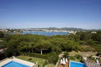 Luxury apartment with beautiful views, private pool and beach access - WiFi