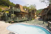 Boryeong Rich Valley Log Village Pension - Pools