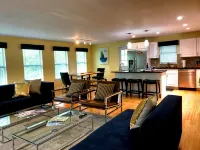 Walk to ND - 3 Living Rooms - 5Br 3 Baths - Sleeps 16 - Top 1% Rated - 4-Star