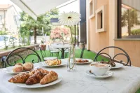 Hotel Cyrano - breakfast