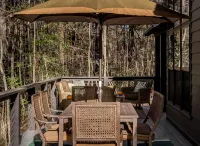 Enjoy the lake & mountain retreat at The Water & Woods Tiny Home - Wi-Fi