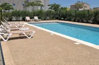 Ibis Istres Trigance - Pools