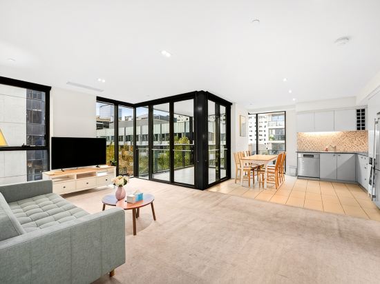 Urban Harbourside Living 2B2B1C @ Docklands Bright