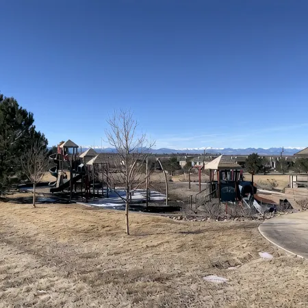 Relax with the whole family. Spacious home. Close to shopping and hiking trails