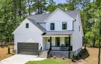 New Build! 5 Bedrooms & 3.5 Baths! 5 Minutes to Golf and the Village - Balkoner
