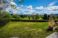 Lux family retreat, hot tub, specular views. Spacious home on the golf course. - de charme